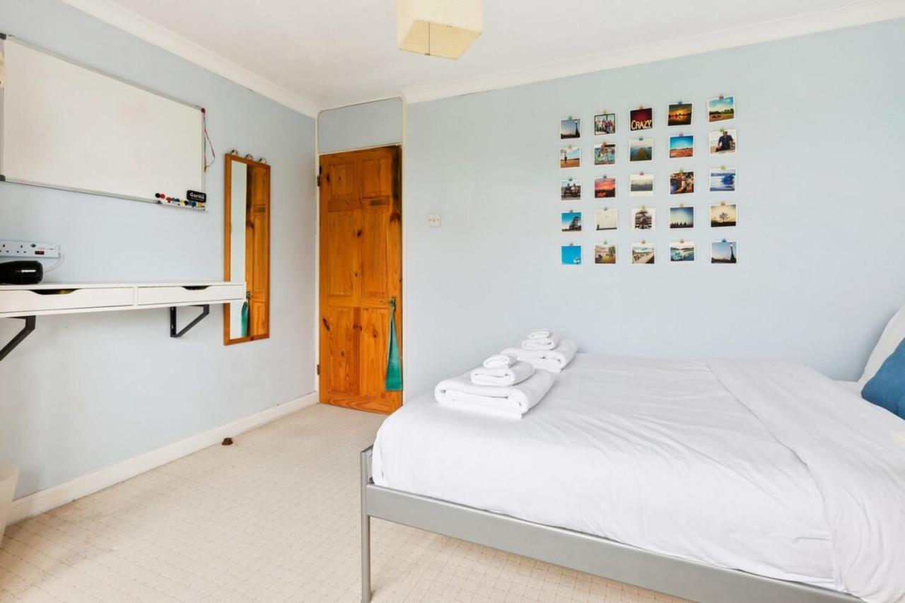 Spacious 2 Bedroom Apartment in Cricklewood Londen Buitenkant foto