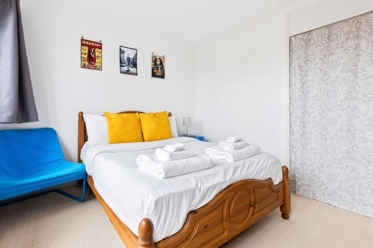 Spacious 2 Bedroom Apartment in Cricklewood Londen Buitenkant foto