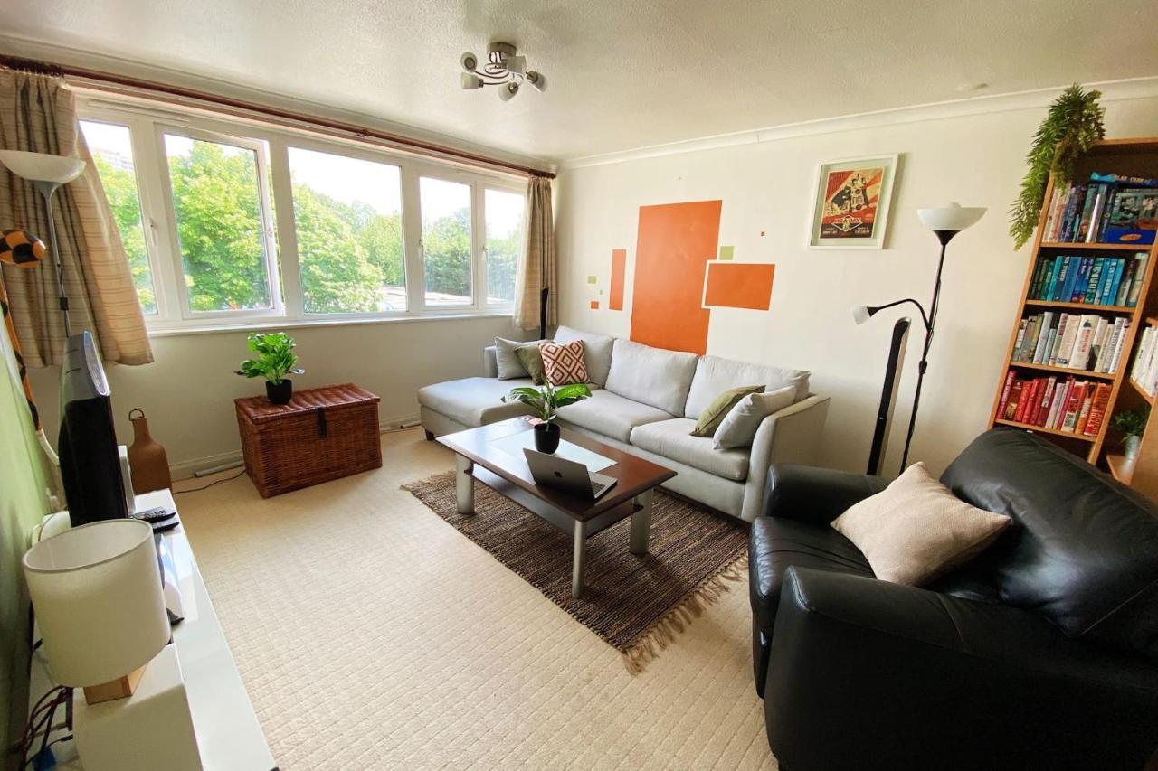 Spacious 2 Bedroom Apartment in Cricklewood Londen Buitenkant foto
